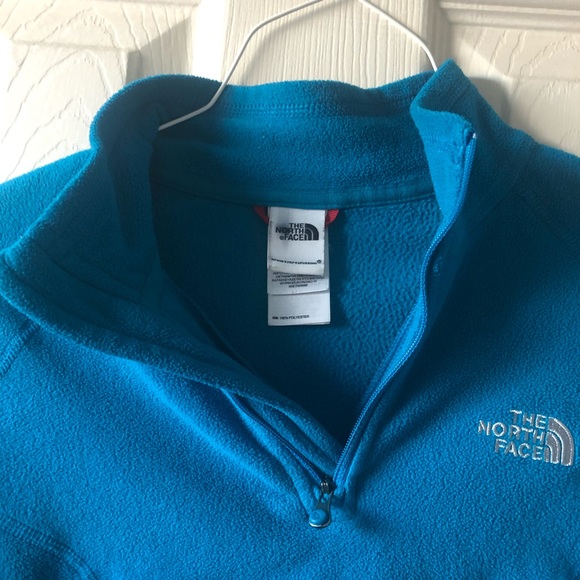 The North Face Fleece Quarter Zip - Picture 2 of 6